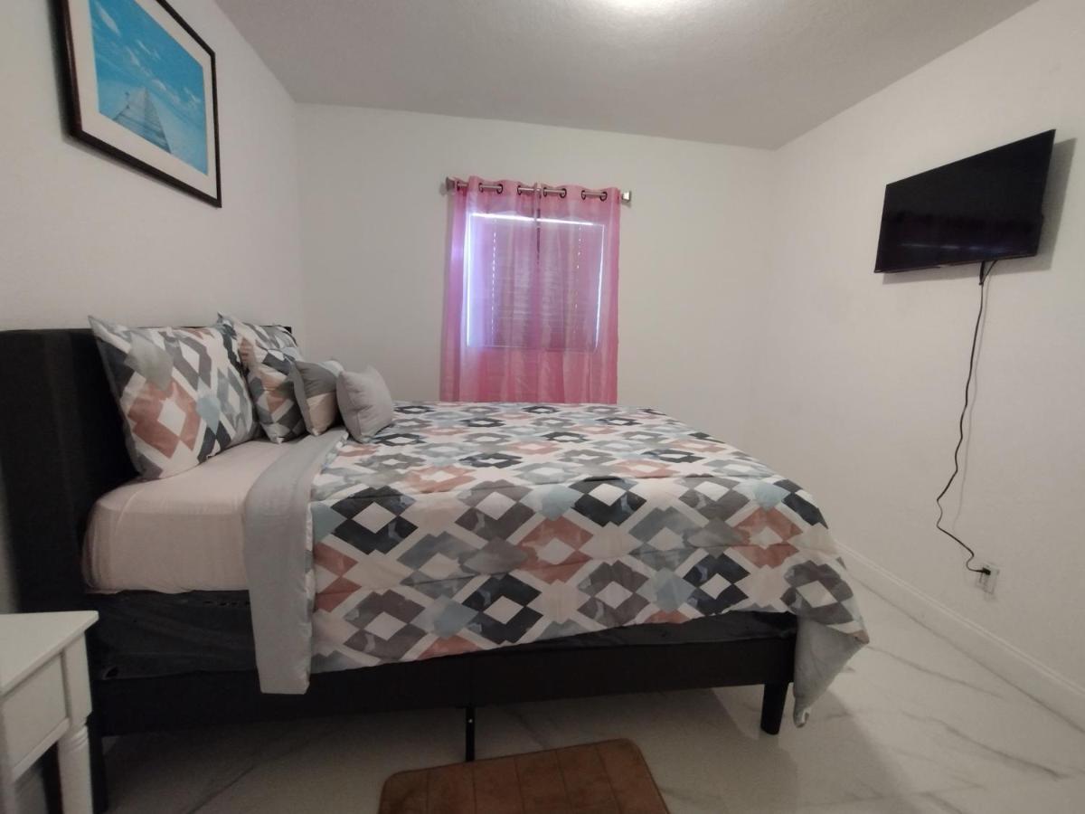 Cheerful 3-Bedroom Home /Ac+ Free Parking North Miami Beach Εξωτερικό φωτογραφία