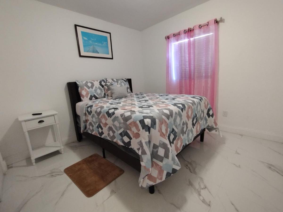 Cheerful 3-Bedroom Home /Ac+ Free Parking North Miami Beach Εξωτερικό φωτογραφία