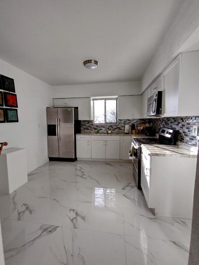 Cheerful 3-Bedroom Home /Ac+ Free Parking North Miami Beach Εξωτερικό φωτογραφία