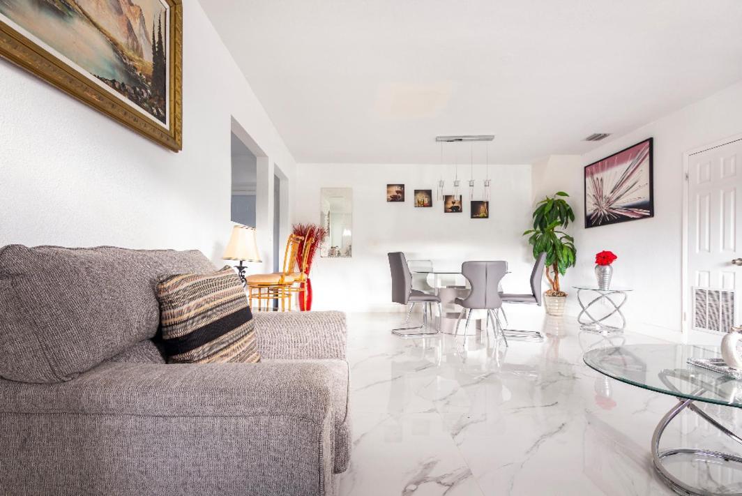 Cheerful 3-Bedroom Home /Ac+ Free Parking North Miami Beach Εξωτερικό φωτογραφία
